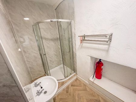 Broadway, Treforest - Photo 5