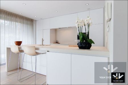 HOOGWAARDIG AFGEWERKT GELIJKVLOERS VILLA-APPARTEMENT - Photo 2