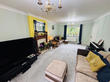 5 bedroom detached house to rent - Photo 2