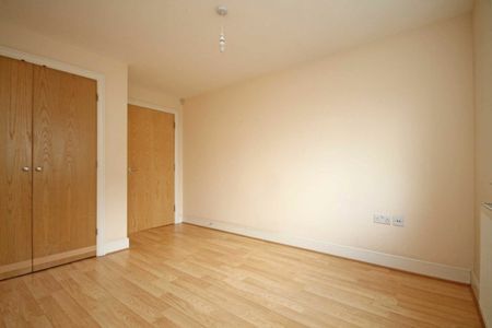 Sundeala Close, TW16, London - Photo 2