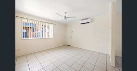 Stylish South Toowoomba Unit with Modern Comfort & Prime Location - Photo 2