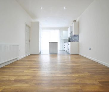 3 bedroom ground floor flat to rent - Photo 4