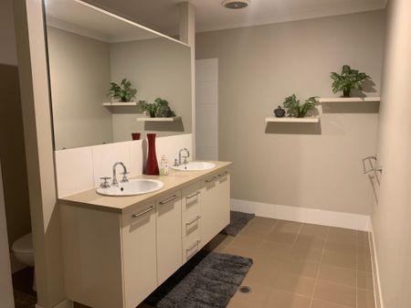 Upper Coomera - Photo 4