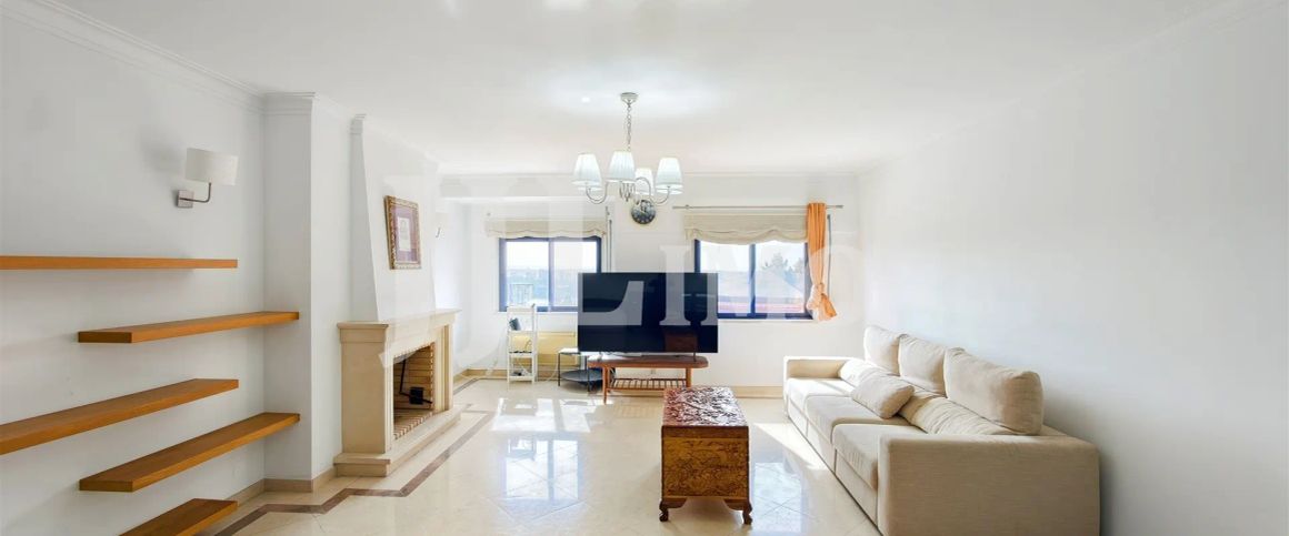 Apartamento T4 - Photo 1