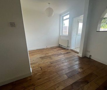 Bottesford Road, Scunthorpe - Photo 5