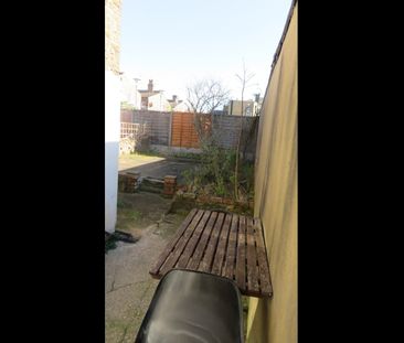 Room in a Shared House, Castle Villas, NW2 - Photo 6