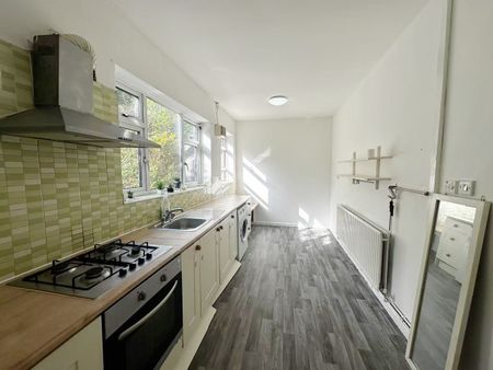 3 Bed Terraced House, Langsett Avenue, M6 - Photo 5