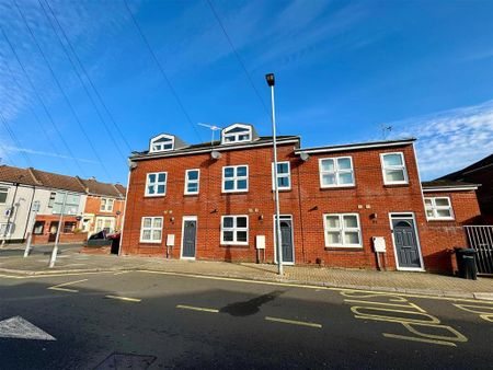 3 bedroom terraced house to rent - Photo 4