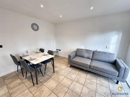 1 bedroom in a house share to rent - Photo 2