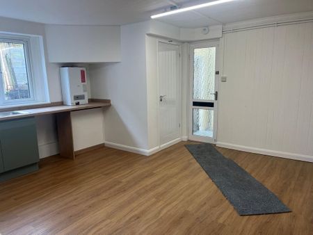 4 bedroom maisonette to rent - Photo 5