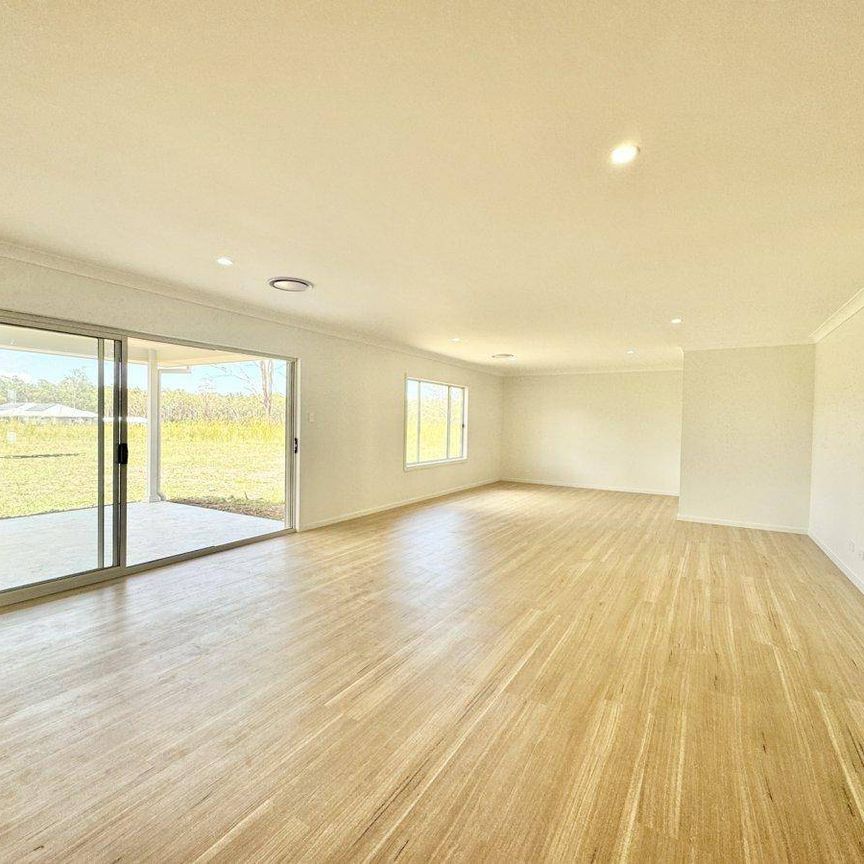 Only 12 months old & Move In Ready! - Photo 1