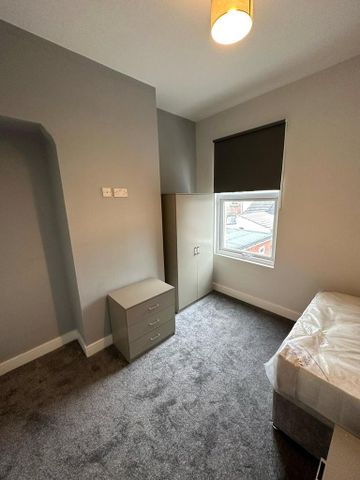 4 bedroom property to rent - Photo 3