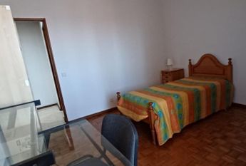 Quarto para alugar a rapariga estudante na Amadora