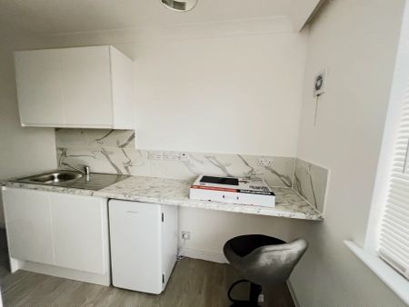 room 4 - Photo 5
