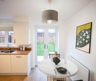 3 bedroom semi-detached house to rent - Photo 5