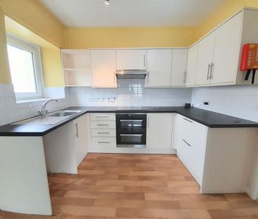 18 Fairfax Place, Dartmouth - Photo 4