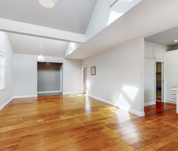 19 Scarborough Terrace, Mount Victoria - Photo 4