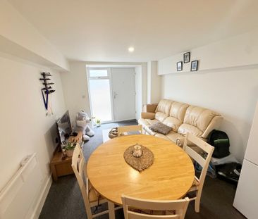Newton Road, Yeovil, Somerset - Photo 5