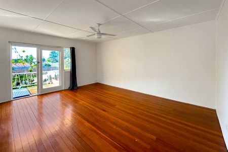 Relaxed beachside living with elevated ocean outlooks - Periodic Lease - Photo 2