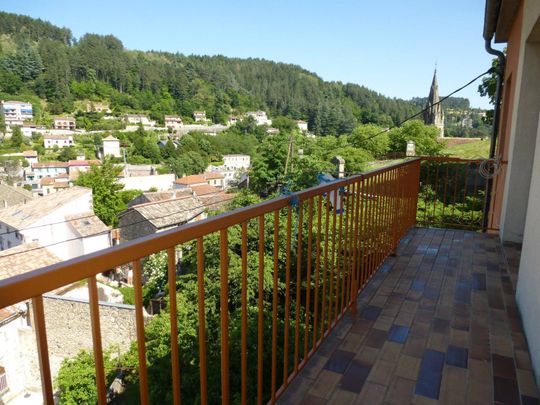 Location appartement 4 pièces 89 m² à Vals-les-Bains (07600) - Photo 1