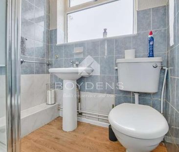 Dove Crescent, Harwich, CO12 - Photo 6