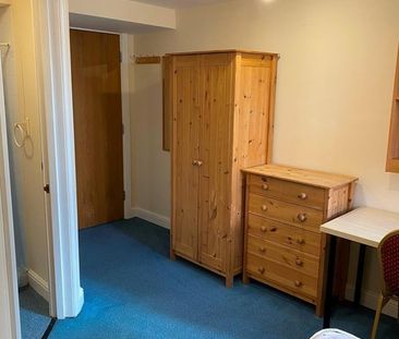 Room in a Shared Flat, Brook Drive, S3 - Photo 3
