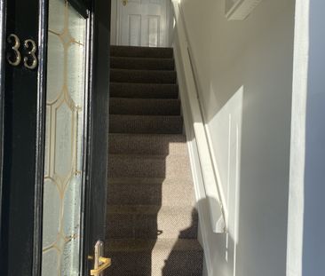 TWO BEDROOM FLAT - Photo 2