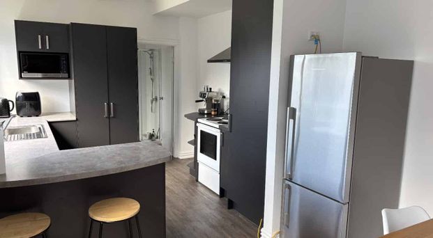 A Christmas Cracker - Photo 1