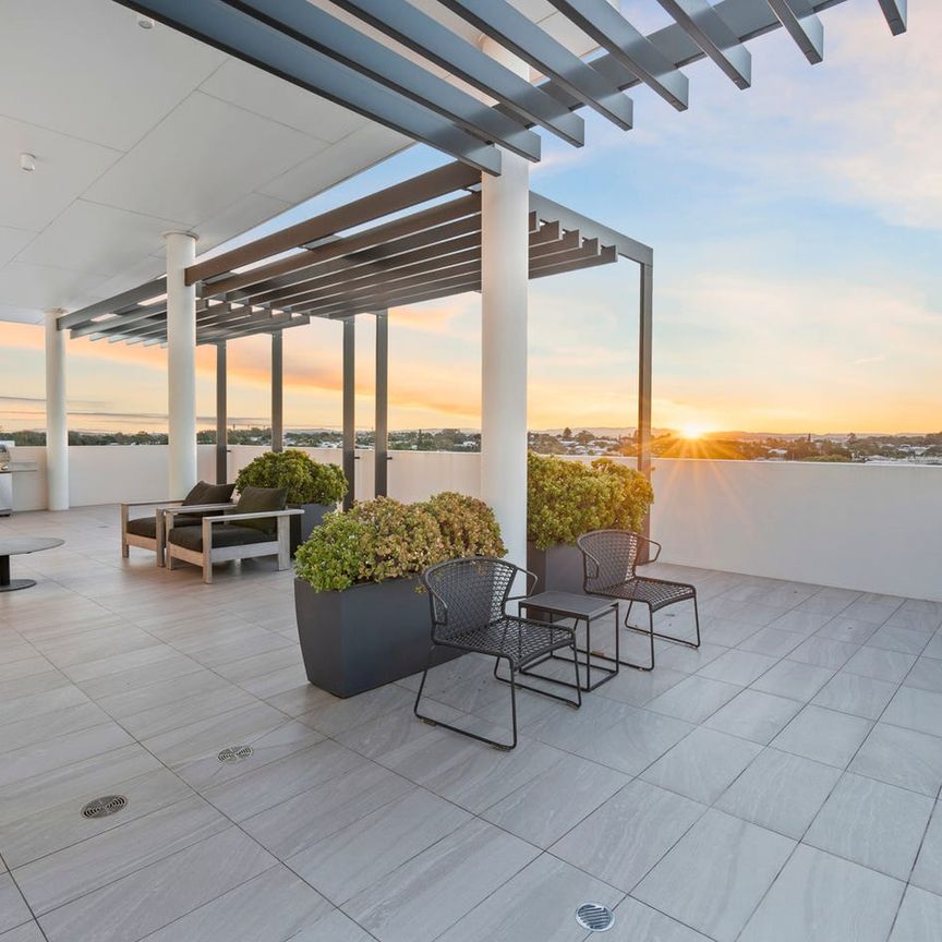 1601/90 Berrima Street, Wynnum, Qld 4178 - Photo 1