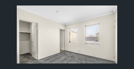 Lock Up And Leave 3 Bedroom Villa In Great Location - Photo 4