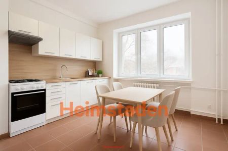 Pronájem bytu 2+1 55 m - Fotografie 3