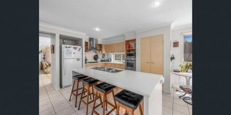 Resort-Style Living in heart of Bulimba - Photo 5