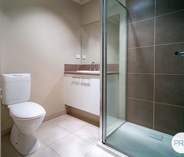 COMFORTABLE HOME IN PRIME LOCATION - Photo 5