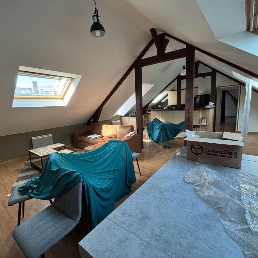 Appartement à Louer à Eu (76260) Appartement comprenant : Entrée, Salon séjour avec coin cu... - Photo 1