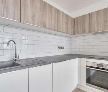 London Road, Staines-upon-thames, TW18 - Photo 1