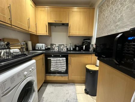 2 bedroom flat to rent - Photo 5