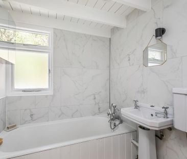 2 bedroom end of terrace house to rent - Photo 1