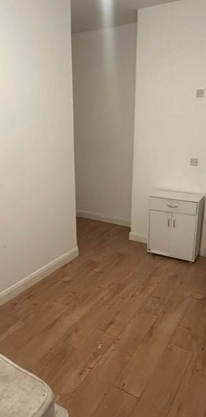 Studio Flat, Courthill Road, SE13 - Photo 1