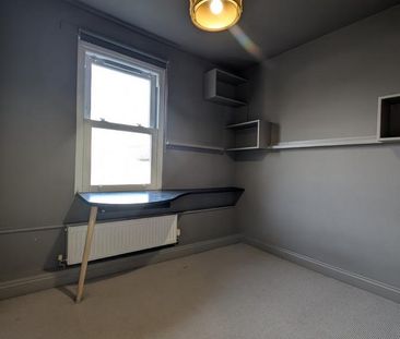 2 bedroom end of terrace house to rent - Photo 5