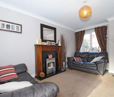 2 bedroom end of terrace house to rent - Photo 1