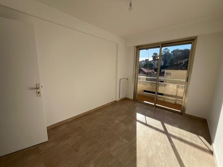 Location Appartement 3 pièces 58m² NICE 06000 - Photo 3