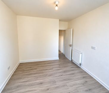 2 Bed Flat, Romford Road, E12 - Photo 4