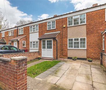 3 bed terraced house to rent in Minster Way, Langley, SL3 - Photo 1