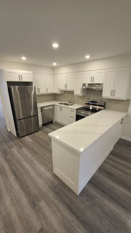 For Lease - 31 Torrens Avenue, Toronto, Ontario - Photo 3