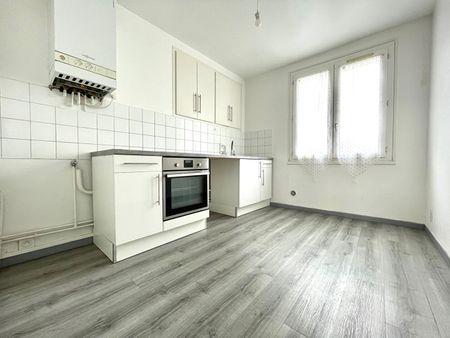 T3 AVEC GARAGE - RUE FRÉGATE LA BOUSSOLE - 71.61 m² - Photo 2