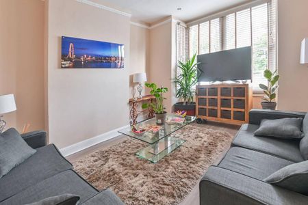 3 bedroom terraced house to rent - Photo 4