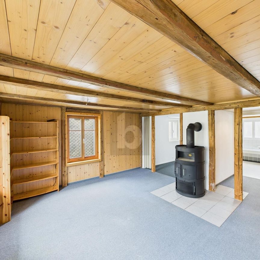 LIGHT-FLOODED WITH HIGH CEILINGS - Foto 1