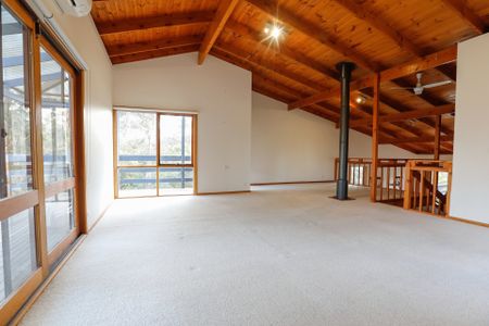 10 Point Court, - Photo 2