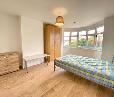 9 bedroom semi-detached house to rent - Photo 3