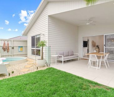 Stunning near new designer residence 3-bedroom, 2-bathroom property... - Photo 5